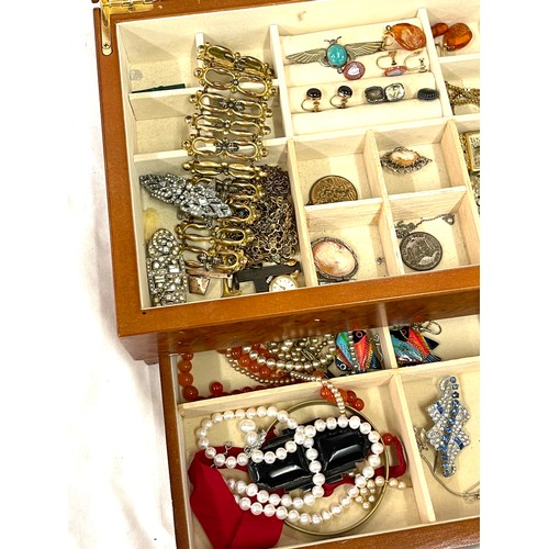 457 - Box of vintage costume jewellery