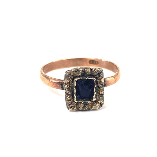 558 - Antique 9ct rose gold ladies ring, set with central stone, possible garnet, UK size O, approximate w... 