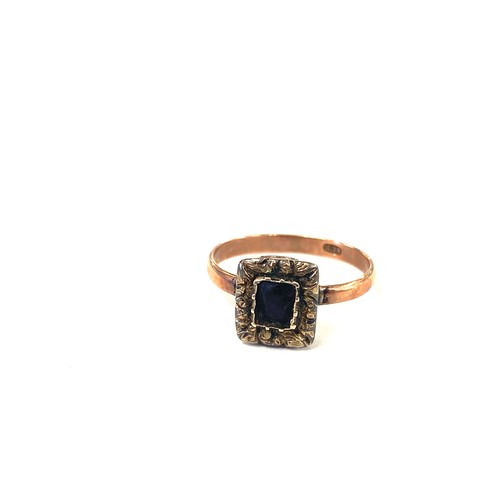 558 - Antique 9ct rose gold ladies ring, set with central stone, possible garnet, UK size O, approximate w... 