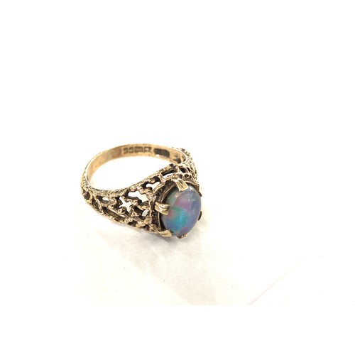 548 - Ladies vintage 9ct gold modernist opal ring, approximate weight 3.9g, UK Size N