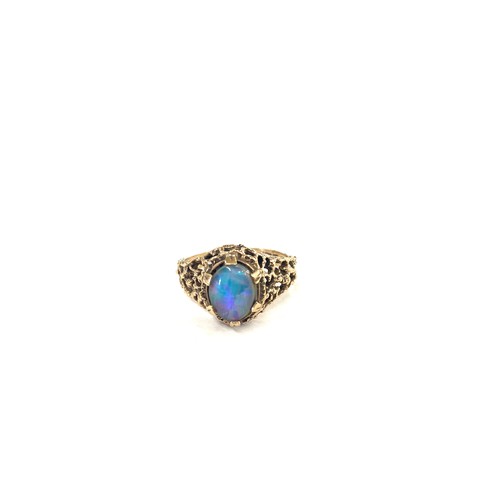 548 - Ladies vintage 9ct gold modernist opal ring, approximate weight 3.9g, UK Size N