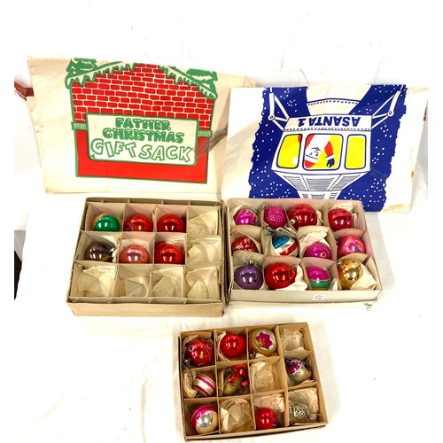 239 - Selection of 12 antique baubles with a selection of vintage Christmas gift bags