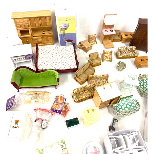 253 - Selection of vintage and later dolls house furniture