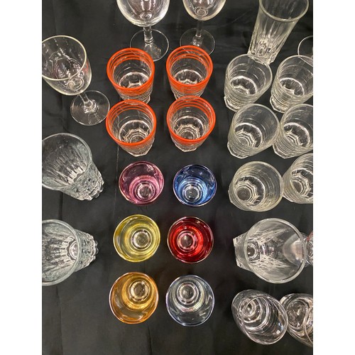 279 - Large selection of assorted glassware