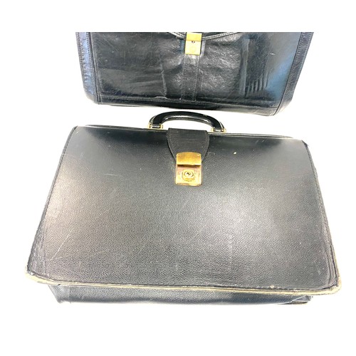 325 - 2 Vintage brief cases