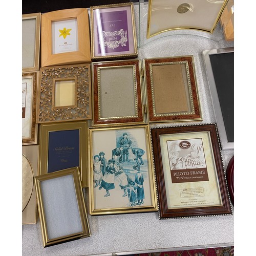 332 - Large selection of assorted photo frames