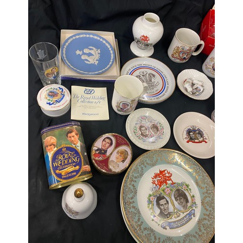 192 - Selection of coronation ware includes tins, cups, wedgwood etc