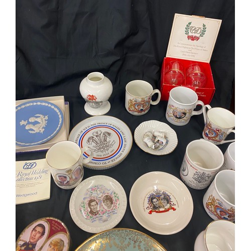 192 - Selection of coronation ware includes tins, cups, wedgwood etc