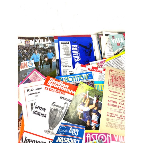 165 - Large selection of vintage Aston Villa Football programs includes 1974, 1909, 1993 etc