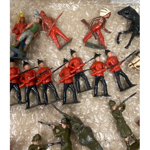 141 - Large selection of assorted metal soldier figures