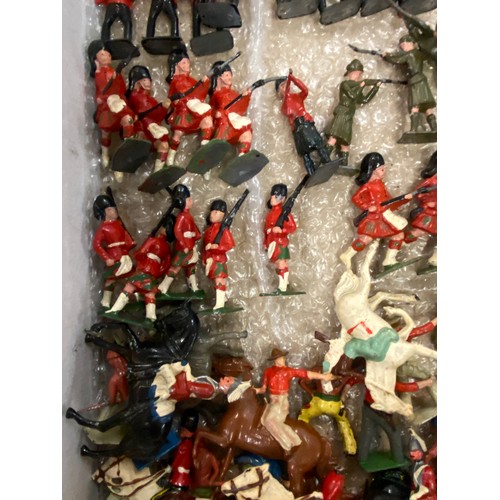 141 - Large selection of assorted metal soldier figures