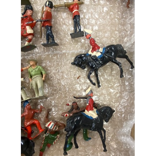 141 - Large selection of assorted metal soldier figures