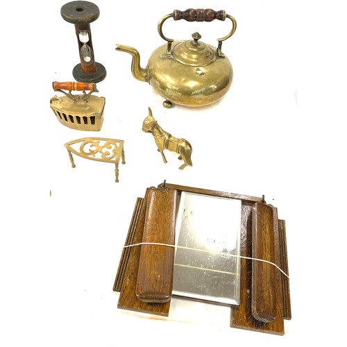 230 - Selection of collectable items includes brass ware, wooden framed brush set etc