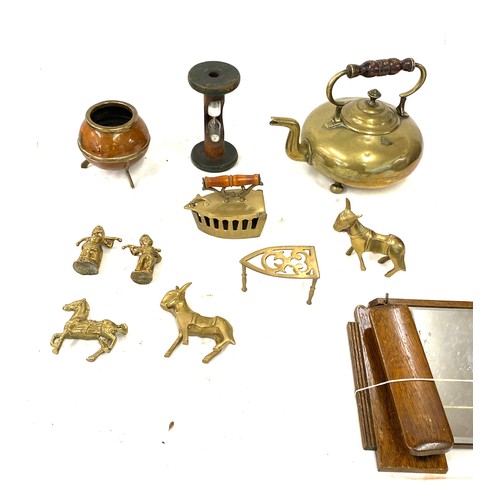 230 - Selection of collectable items includes brass ware, wooden framed brush set etc