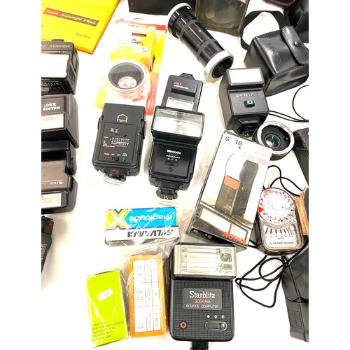 282 - Large selection of assorted photo flashes includes Miranda 450CD, Starblitz etc