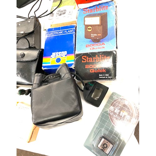 282 - Large selection of assorted photo flashes includes Miranda 450CD, Starblitz etc