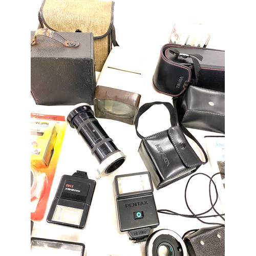 282 - Large selection of assorted photo flashes includes Miranda 450CD, Starblitz etc