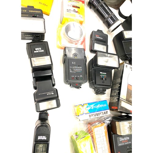 282 - Large selection of assorted photo flashes includes Miranda 450CD, Starblitz etc