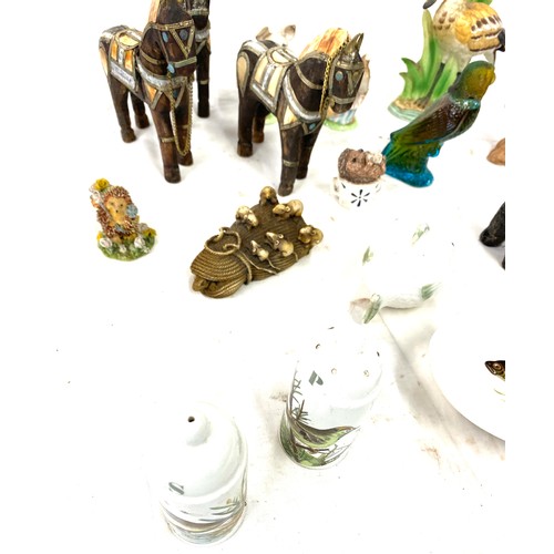 211 - Large selection of assorted animal figures includes booths fish plate, horses, novelty alcohol minia... 