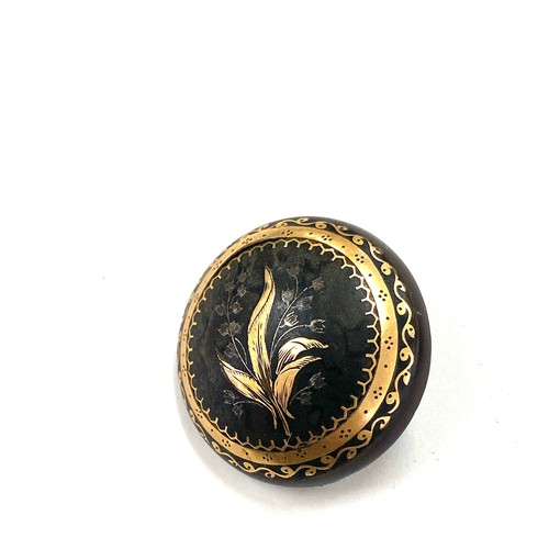 404 - Victorian tortoiseshell pique brooch, approximate diameter 3cm