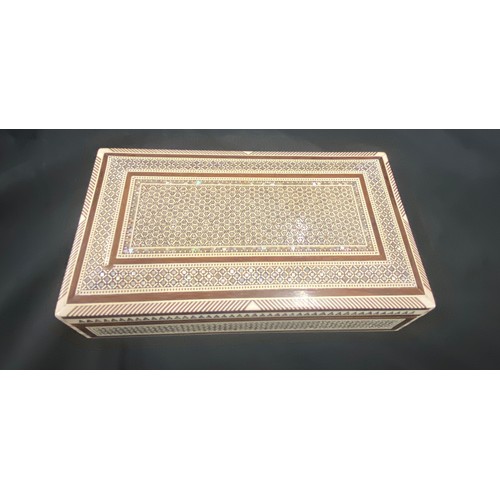 451 - Vintage islamic Persian box inlaid with mother of pearl and white wood