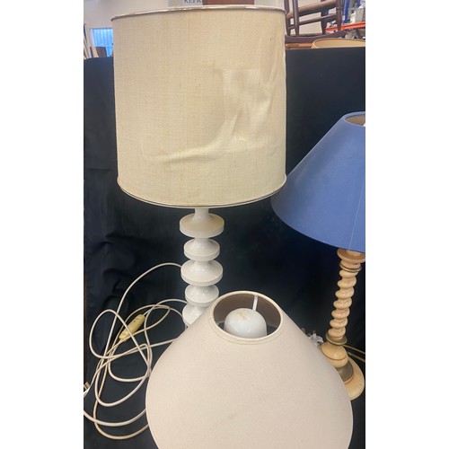 375 - Selection of 3 vintage lamps includes brass base lamp, all working