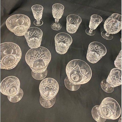 79 - Selection of vintage and later glassware