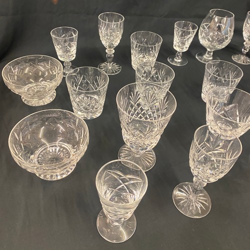 79 - Selection of vintage and later glassware