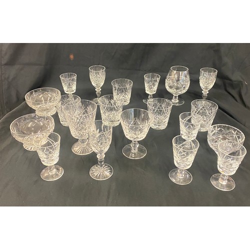 79 - Selection of vintage and later glassware