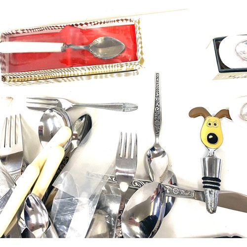 219 - Large selection of assorted cutlery