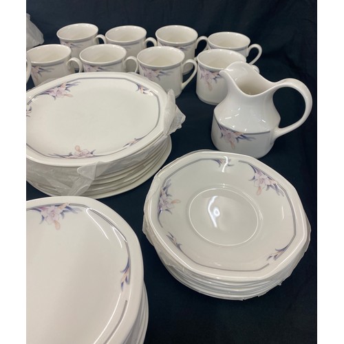 386 - Part Royal Doulton nimbus dinner and tea set