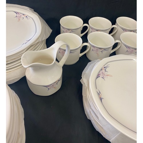 386 - Part Royal Doulton nimbus dinner and tea set