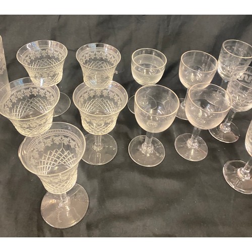 382 - Large selection of vintage etched/ pall mall glassware