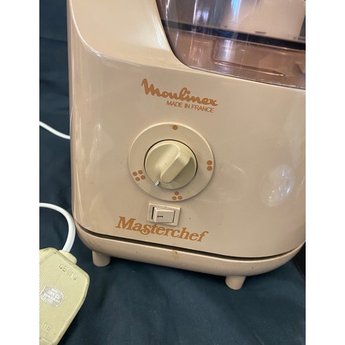 246 - Masterchef Moulinex food processor and a Sony radio, working order