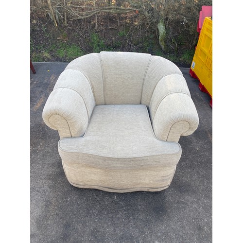 621 - Vintage upholstered lounge chair