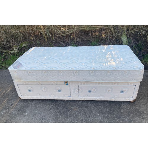 572 - 3 ft 2 drawer divan bed with mattress