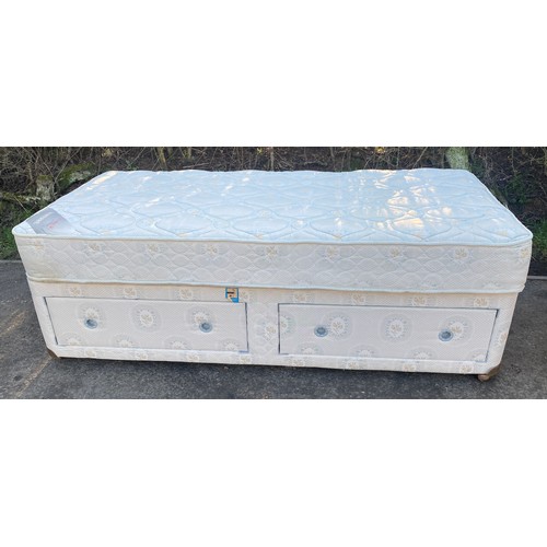 572 - 3 ft 2 drawer divan bed with mattress