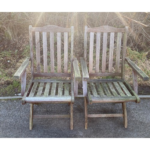 100G - Pair of vintage wooden outdoor folding chairs