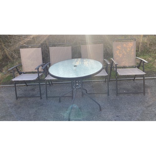 100K - Metal and glass table and 4 garden set