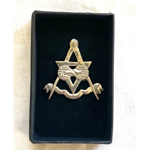 465 - Silver masonic , hands across the world brooch