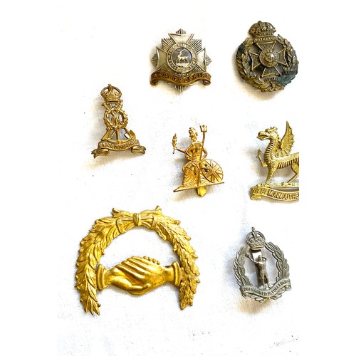 464 - Selection 12 military cap badges