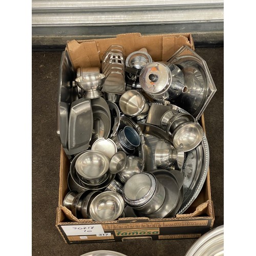 311 - Large selection of assorted metal ware includes stainless steel, silver plate etc