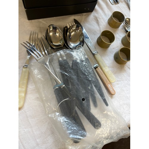 66 - Selection of assorted cutlery etc