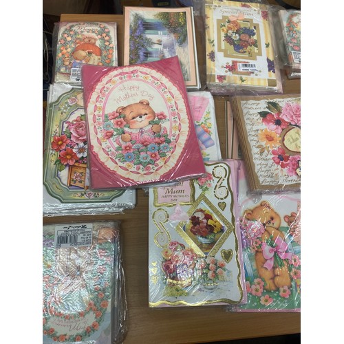 367 - Large selection of brand new Mothers day cards includes for a special mum, to Gran etc, approx 210 c... 