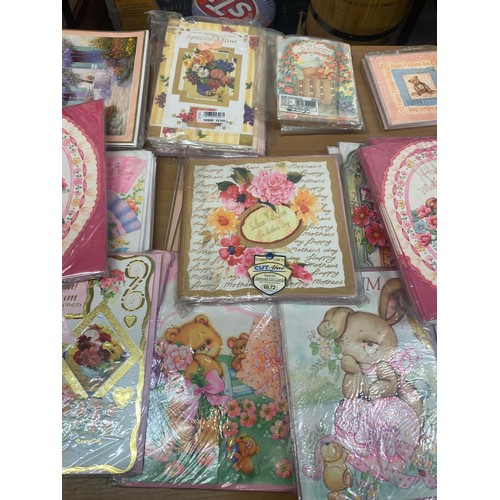 367 - Large selection of brand new Mothers day cards includes for a special mum, to Gran etc, approx 210 c... 