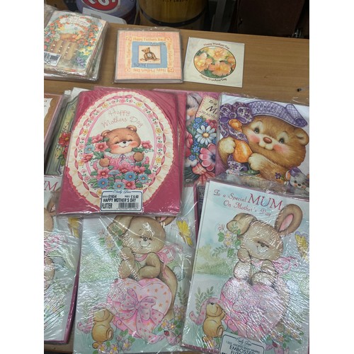 367 - Large selection of brand new Mothers day cards includes for a special mum, to Gran etc, approx 210 c... 