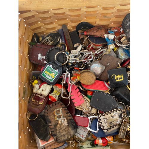 292 - Selection vintage arcade keyrings