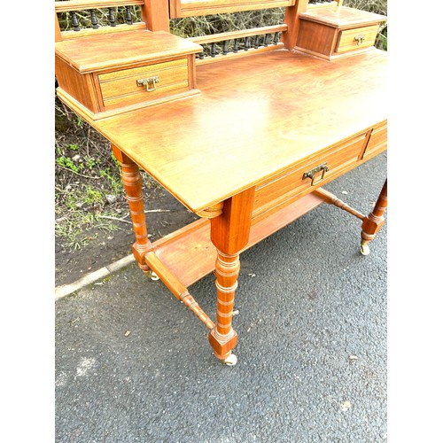 628 - 4 Drawer mahogany dressing table, brass feet, porcelain castors, approximate measurements: Overall H... 