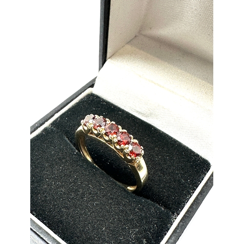 100 - 9ct gold red gemstone ring weight 2.4g