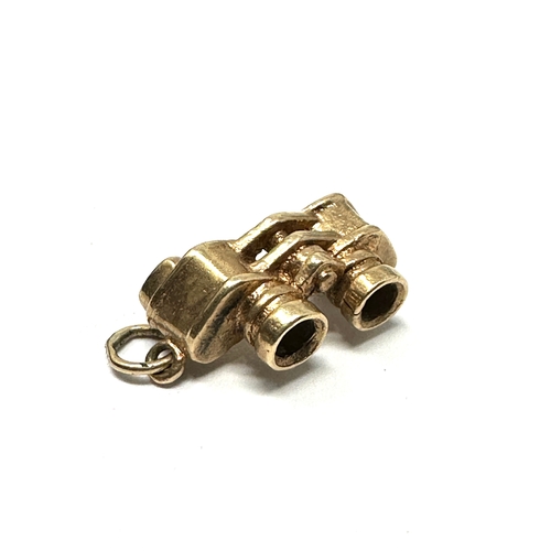 106 - Vintage 9ct gold binoculars charm weight 3.1g